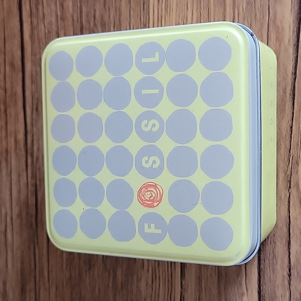 Fossil gift tin